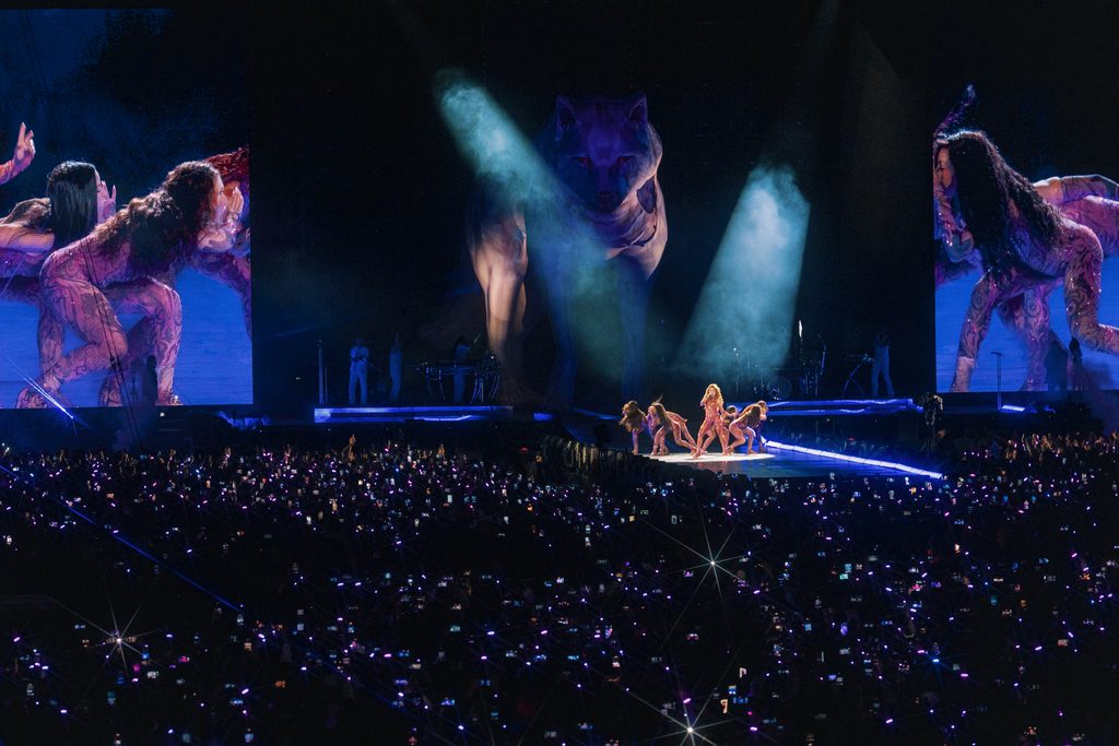 051 DC SHAKIRA 2025 SHOW 0043^SEQN^